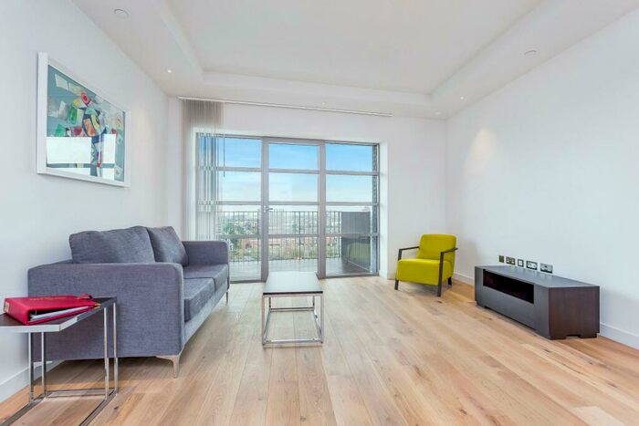 2 Bedroom Flat To Rent In Kent Building, London City Island, E14