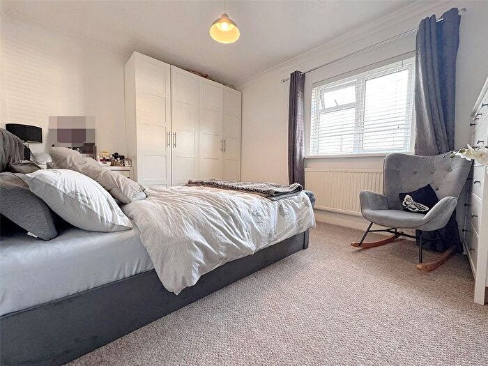 3 Bedroom Terraced House To Rent In Queens Road, Farnborough, GU14