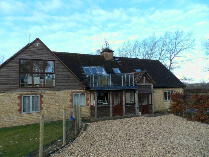 2 Bedroom Flat To Rent In Woodford Halse, NN11