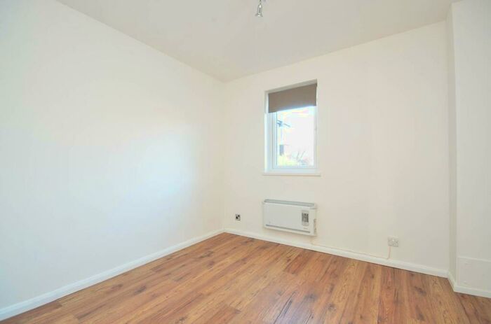 1 Bedroom Maisonette To Rent In Bradfield Close, Burpham, Guildford, GU4