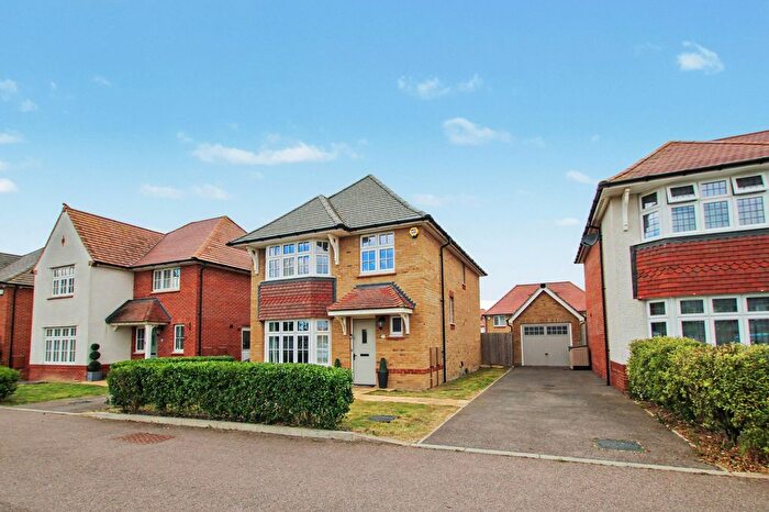 4 Bedroom Detached House For Sale In Judge Drive, Langdon Hills, SS16