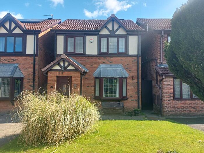 3 Bedroom Detached House To Rent In Warwick Gardens, Bolton, BL3