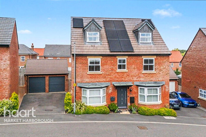 5 Bedroom Detached House For Sale In The Furrow, Market Harborough, LE16