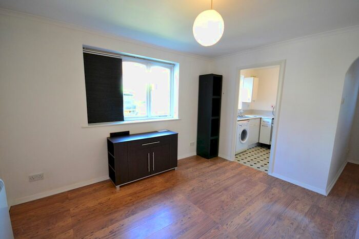 Studio To Rent In John Williams Close, London, SE14