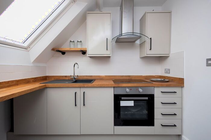 1 Bedroom Flat To Rent In Aylesbury Road, Boscombe, Bournemouth, BH1