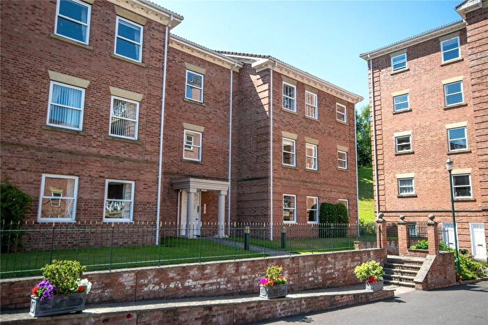 2 Bedroom Flat To Rent In Sandringham Court, Port Hill, Shrewsbury, Shropshire, SY3