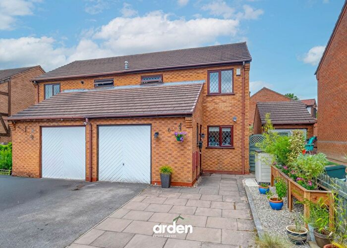 3 Bedroom Semi Detached House For Sale In Tilesford Close, Shirley, B90