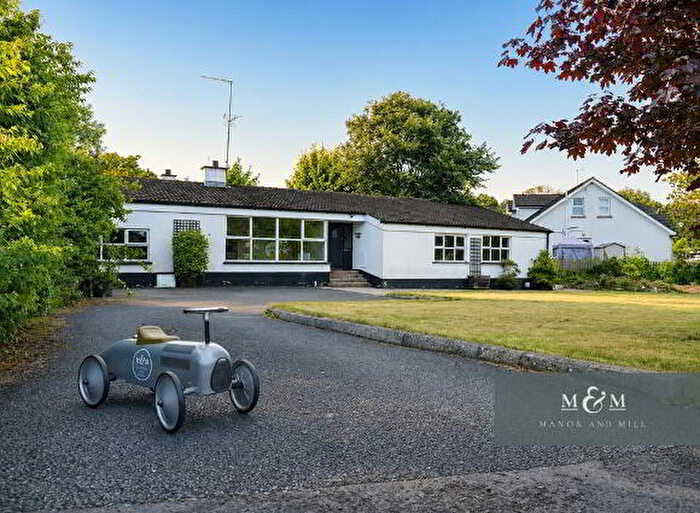 5 Bedroom Detached Bungalows For Sale In Deans Walk, Richhill, BT1