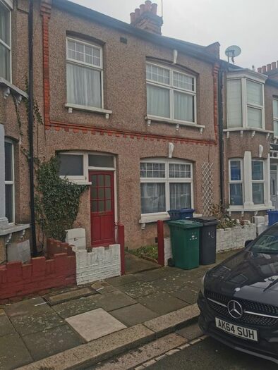 3 Bedroom Terraced House To Rent In Grange Avenue, London, N12