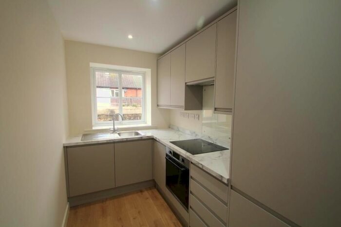 2 Bedroom Flat To Rent In Squires Close, Sherburn In Elmet, LS25