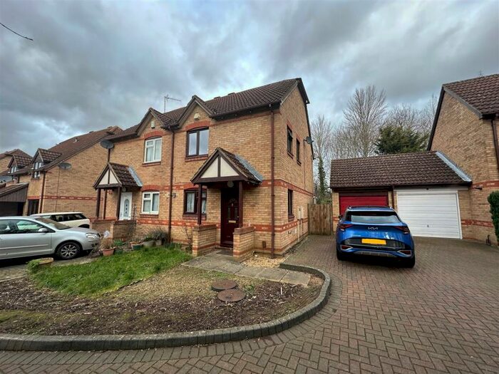 3 Bedroom Semi-Detached House To Rent In Pleshey Close, Shenley Church End, Milton Keynes, MK5