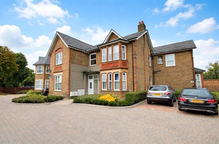 4 Bedroom Flat For Sale In Elmwood Avenue, Feltham, TW13