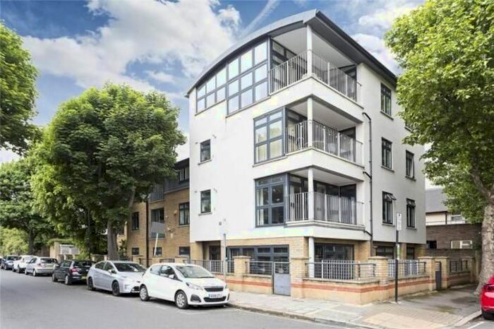 2 Bedroom Flat To Rent In Willow Walk, Bermondsey, London, SE1