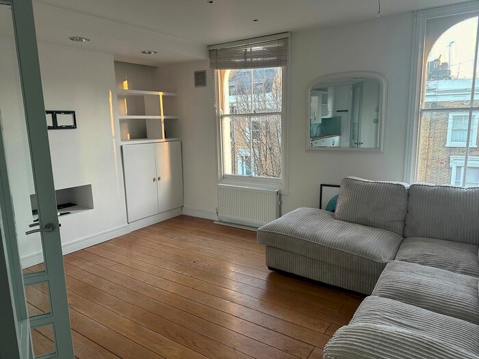 2 Bedroom Flat To Rent In Bellefields Road, London, SW9