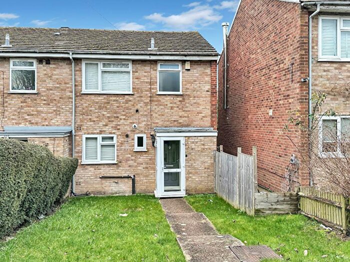 3 Bedroom End Of Terrace House For Sale In Limpsfield Road, Sanderstead, CR2