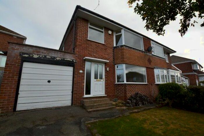 3 Bedroom Semi-Detached House To Rent In Salisbury Avenue, Dronfield, S18