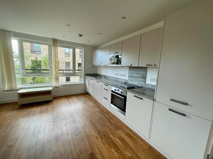 2 Bedroom Apartment To Rent In Campion House, Blondin Way, London, SE16