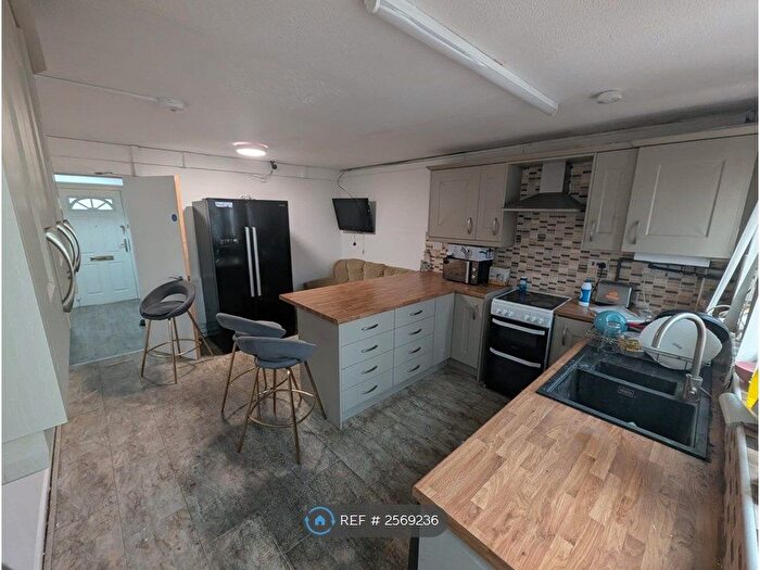 4 Bedroom Terraced House To Rent In Kelsall Croft, Birmingham, B1