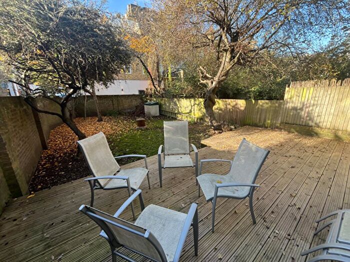 4 Bedroom House To Rent In Fownes Street, Battersea, SW11