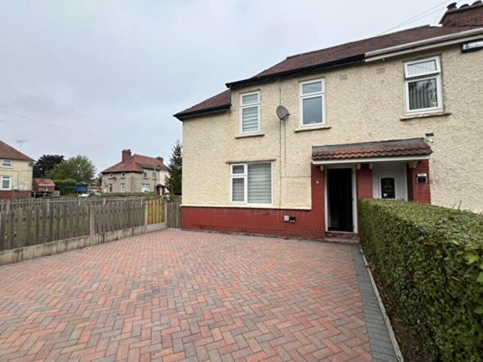 3 Bedroom Semi-Detached House To Rent In Worksop Road, Woodsetts, S81