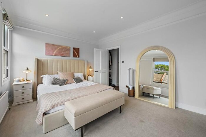 2 Bedroom Flat For Sale In Farley Road, London, SE6