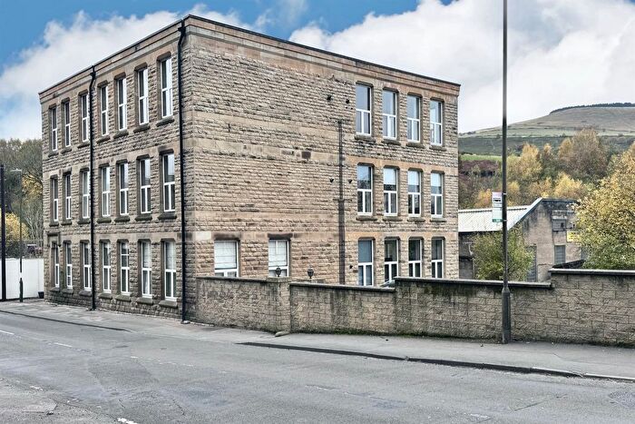 2 Bedroom Flat To Rent In Peak Buildings, Charlestown, Glossop, SK13