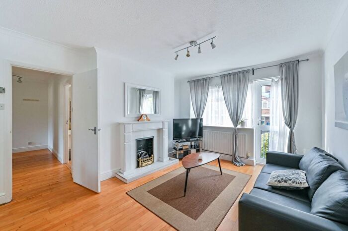 3 Bedroom Flat To Rent In Aquila Street, St John's Wood, London, NW8