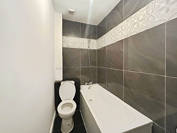 4 Bedroom Terraced House To Rent In Westwood Road, Ilford, IG3