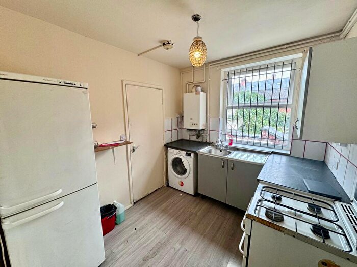 2 Bedroom Flat To Rent In Alfreton Road, Radford, NG7