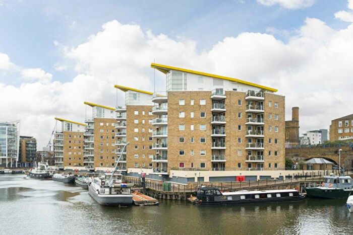2 Bedroom Flat To Rent In Basin Approach, Limehouse, E14