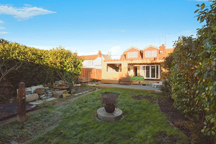 3 Bedroom Semi-Detached House For Sale In Maltings Road, Battlesbridge, Wickford, Essex, SS11