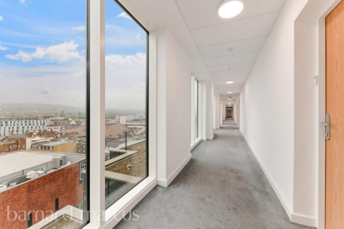 1 Bedroom Flat For Sale In Marketfield Way, Redhill, RH1