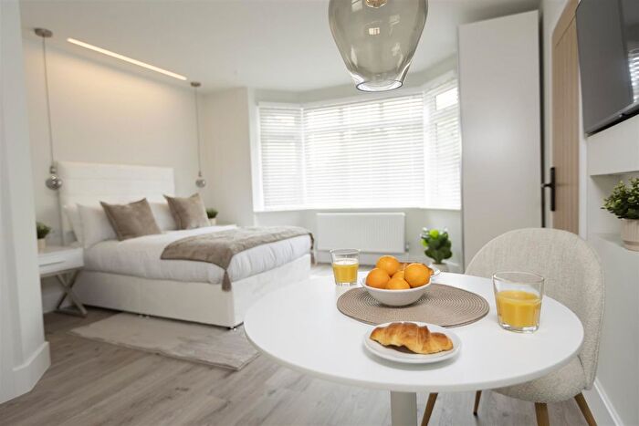 1 Bedroom Flat To Rent In London Road, Headington, OX3
