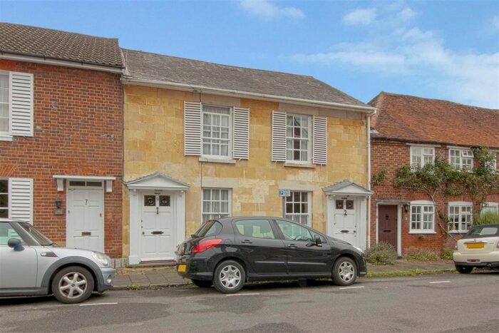 2 Bedroom Property To Rent In St. Peter Street, Marlow, SL7