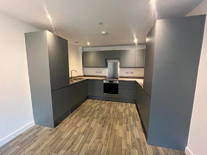 2 Bedroom Flat To Rent In Stockport Road, Ardwick, Manchester, M13