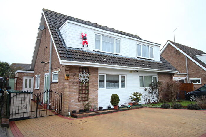 3 Bedroom Semi Detached House To Rent In St Theresas Close, Kettering, NN15