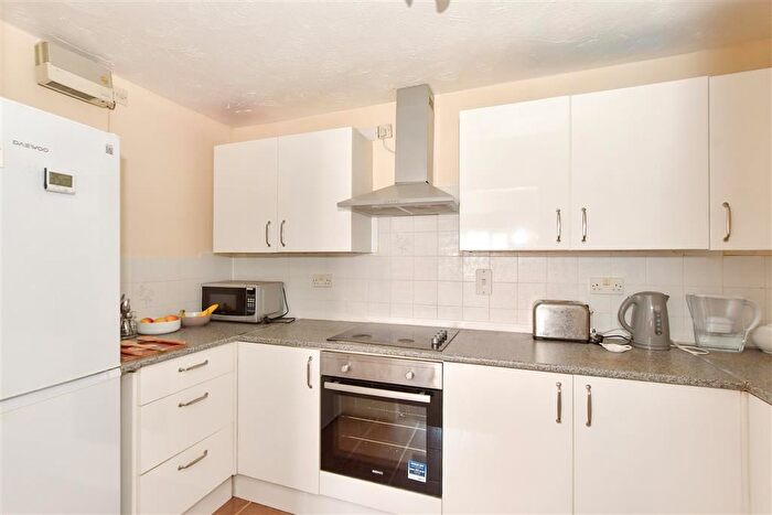 1 Bedroom Flat For Sale In Copperfields, Laindon, Basildon, Essex, SS15
