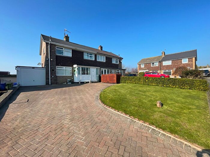 4 Bedroom Semi-Detached House For Sale In Southwold Rise, Eastfield, YO11