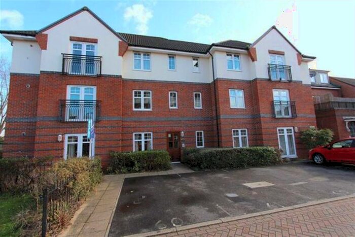 2 Bedroom Flat To Rent In Causton Gardens, Eastleigh, SO50