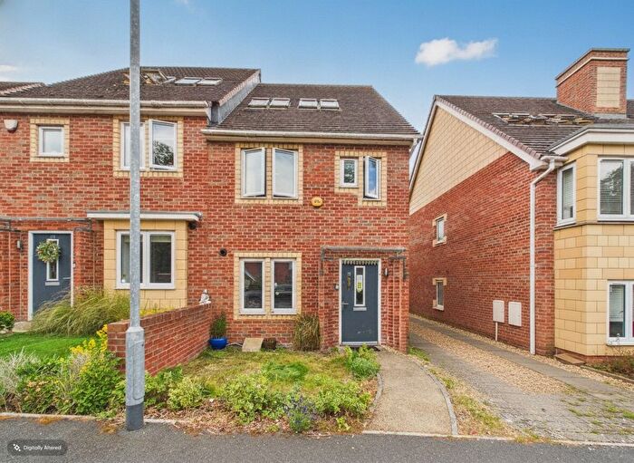 4 Bedroom Semi Detached House To Rent In Kennedy Avenue, High Wycombe, Buckinghamshire, HP11