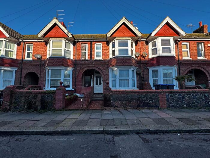2 Bedroom Flat To Rent In Charlecote Road, Worthing, BN11