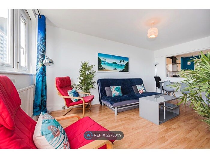 1 Bedroom Flat To Rent In Macclesfield House, London, EC1V