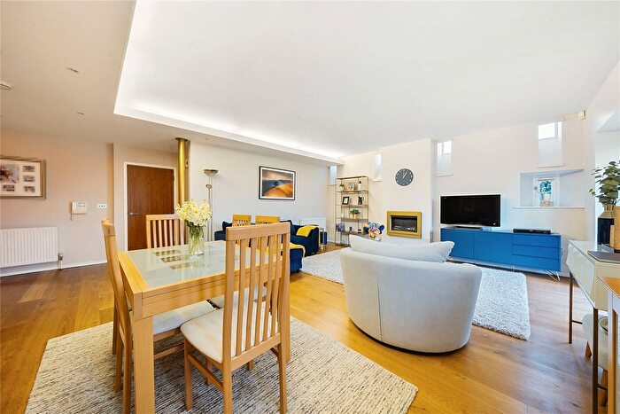 2 Bedroom Flat For Sale In Main Road, Knockholt, Sevenoaks, Kent, TN14