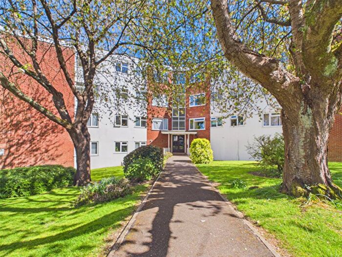 2 Bedroom Apartment For Sale In Belle Vue Road, Bournemouth, Dorset, BH6