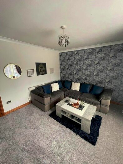 2 Bedroom Semi-Detached House To Rent In Cradley Road, Hull, HU5