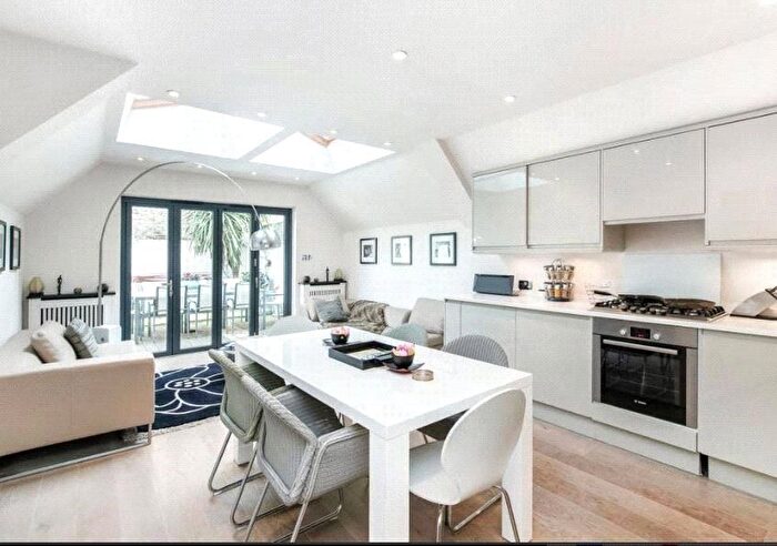 4 Bedroom Terraced House To Rent In Peterborough Road, London, SW6