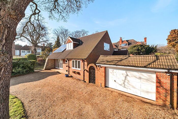 4 Bedroom Detached House For Sale In Hollybank Road, West Byfleet, KT14