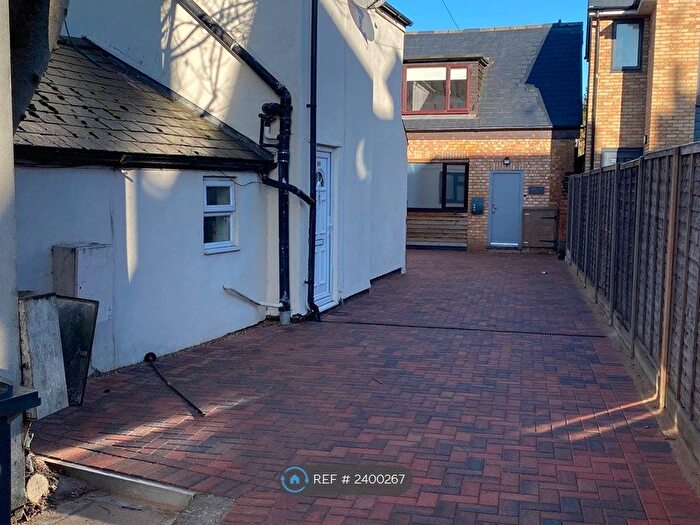 2 Bedroom Flat To Rent In Nightingale Road, Hitchin, SG5