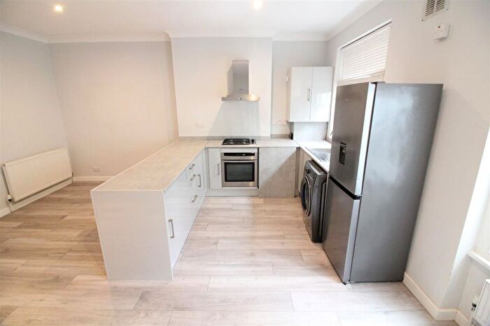 1 Bedroom Flat To Rent In Eccleston Square, London, SW1V
