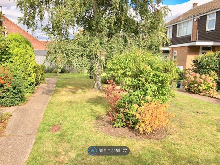 3 Bedroom Terraced House To Rent In Birch Close, Cambridge, CB4